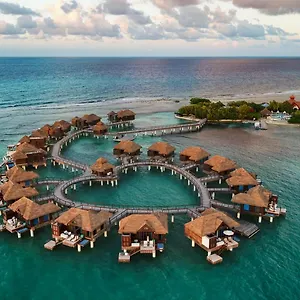 5* Resort Sandals Royal Caribbean & Private Island - Couples Only